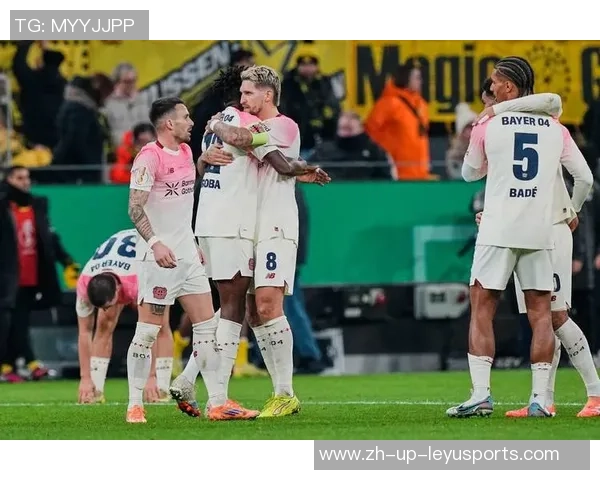 足球框警告引发热议球员安全与比赛公平的双重考量 足球框警告引发热议球员安全与比赛公平的双重考量